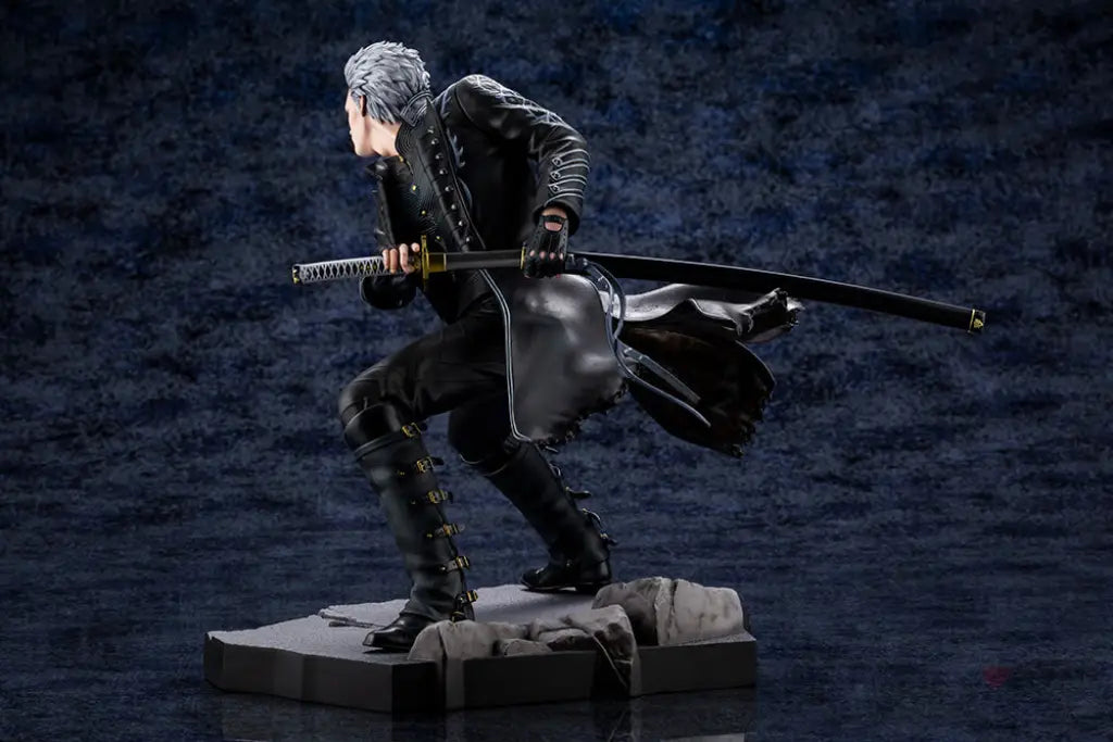 Devil May Cry 5 Vergil ARTFX J - GeekLoveph
