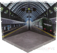 Dioramansion 150: Station Platform - GeekLoveph