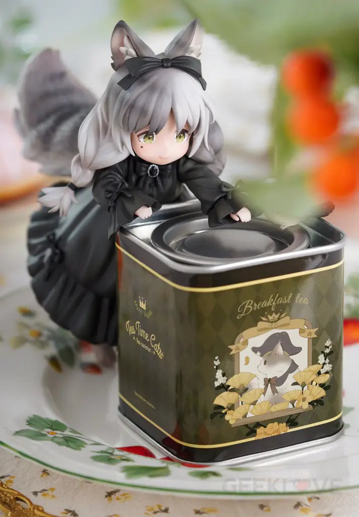 DLC Series Tea Time Cats - Li Hua Figurine - GeekLoveph