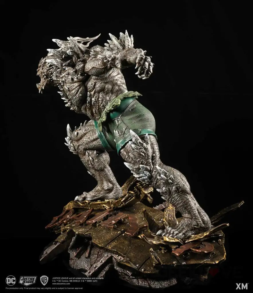 Doomsday 1/4 Scale Statue - GeekLoveph