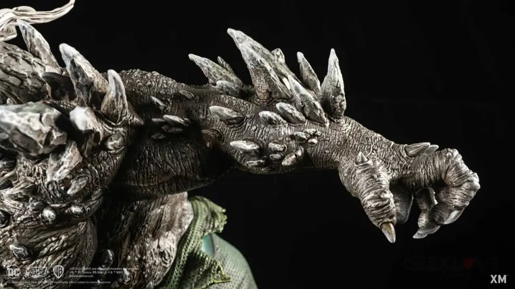 Doomsday 1/4 Scale Statue - GeekLoveph