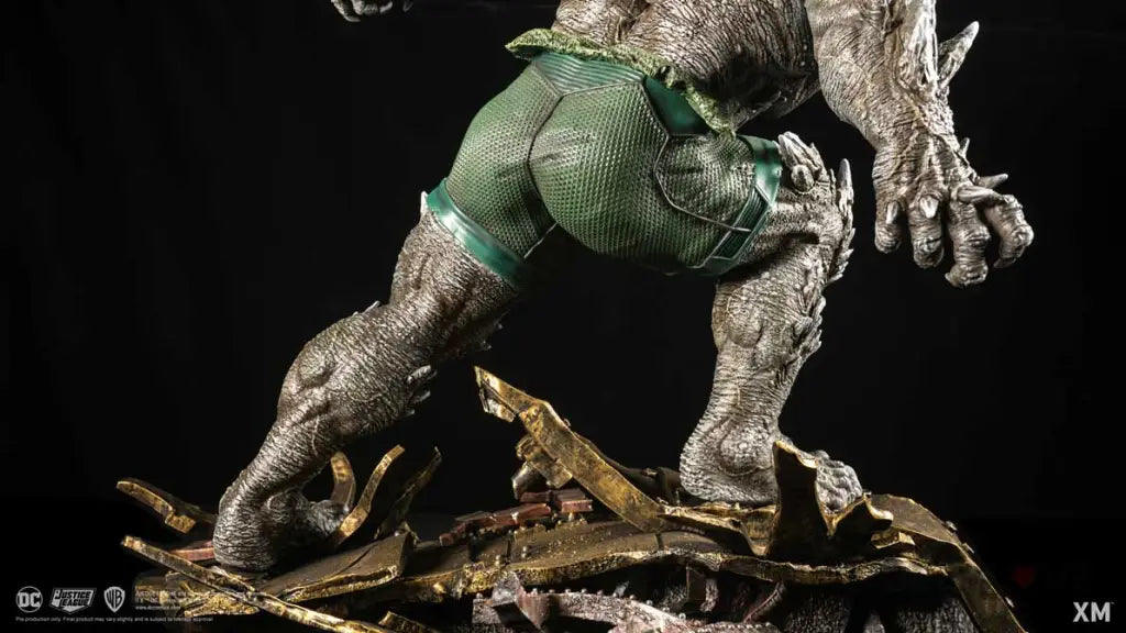 Doomsday 1/4 Scale Statue - GeekLoveph