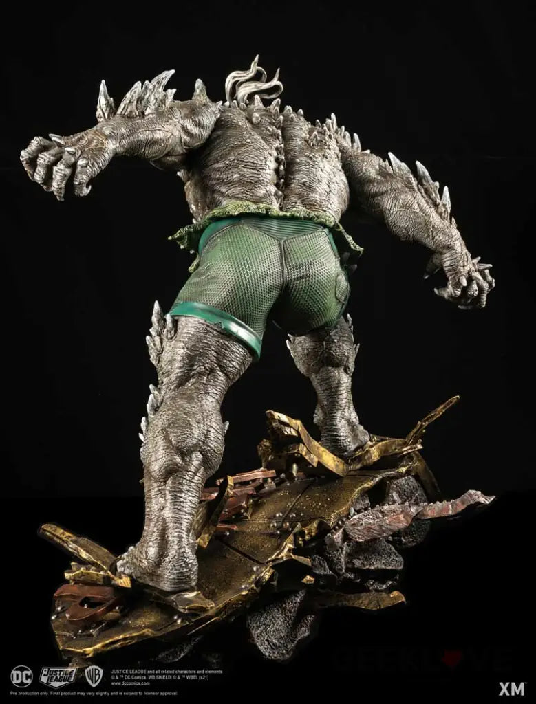 Doomsday 1/4 Scale Statue - GeekLoveph