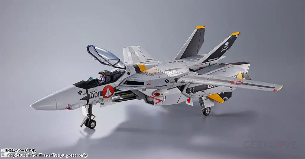 DX Chogokin VF-1S Valkyrie Roy Focker Special - GeekLoveph