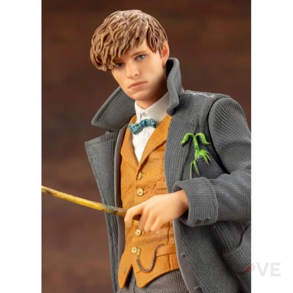 Fantastic Beasts: The Crimes of Grindelwald ArtFX+ Newt Scamander Statue - GeekLoveph