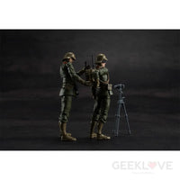 G.M.G. Mobile Suit Gundam Principality of Zeon Army Soldier Set with Bonus item - GeekLoveph