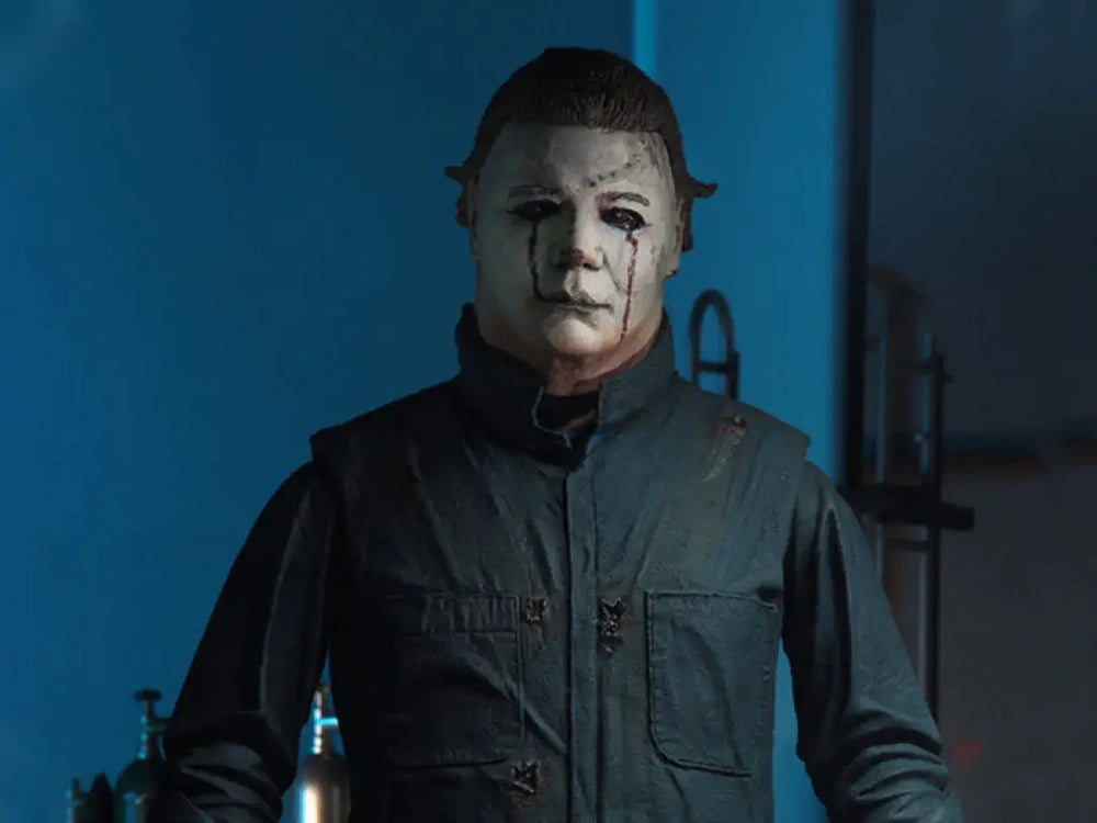 Halloween II Ultimate Michael Myers Figure - GeekLoveph