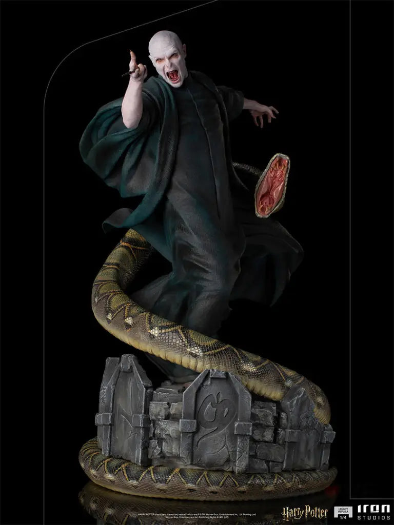 Harry Potter Legacy Replica Voldemort 1/4 Scale Statue - GeekLoveph