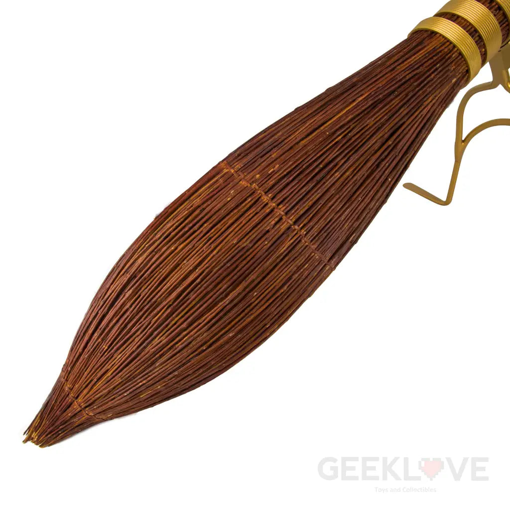 Harry Potter NIMBUS 2000 Replica - GeekLoveph