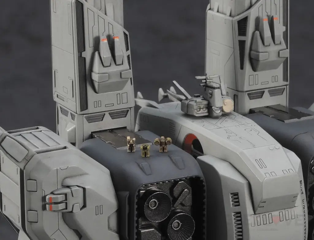 Hasegawa Model Kit: SDF-1 Macross Forced Attack Type `Movie Edition - GeekLoveph