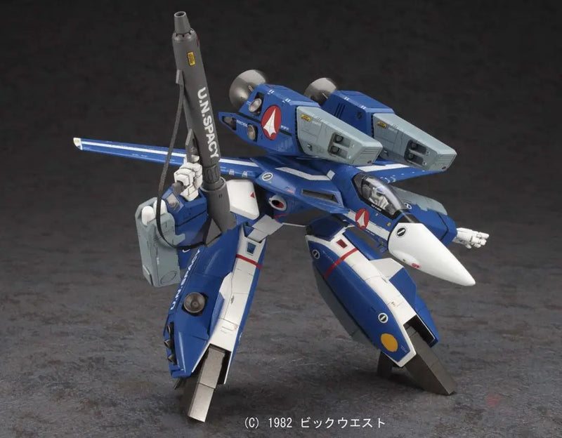 Hasegawa Model Kit: VF-1J Super Gerwalk Valkyrie `Max and Milia`