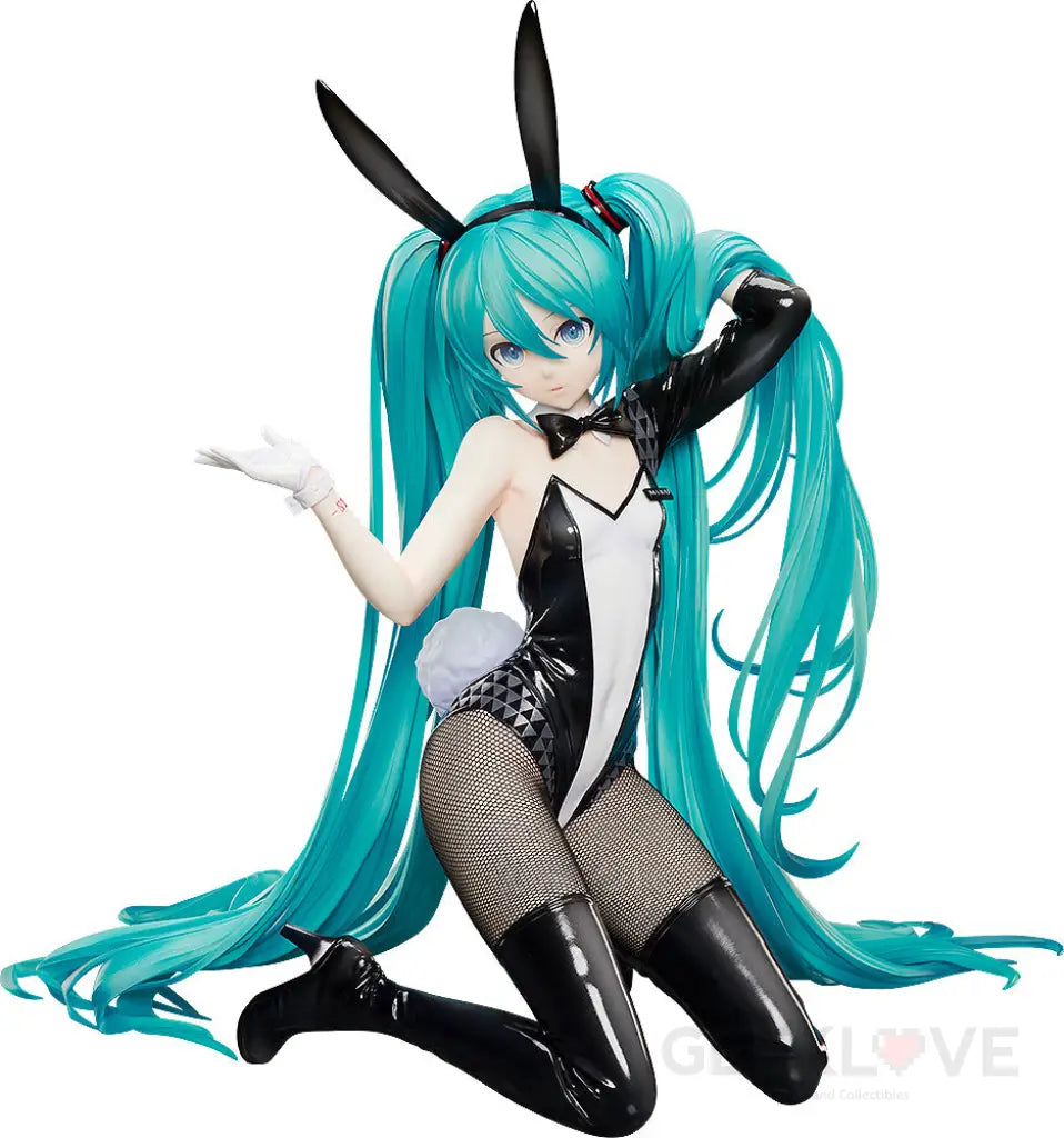 Hatsune Miku Bunny Ver. By Sanmuyyb Scale Figure