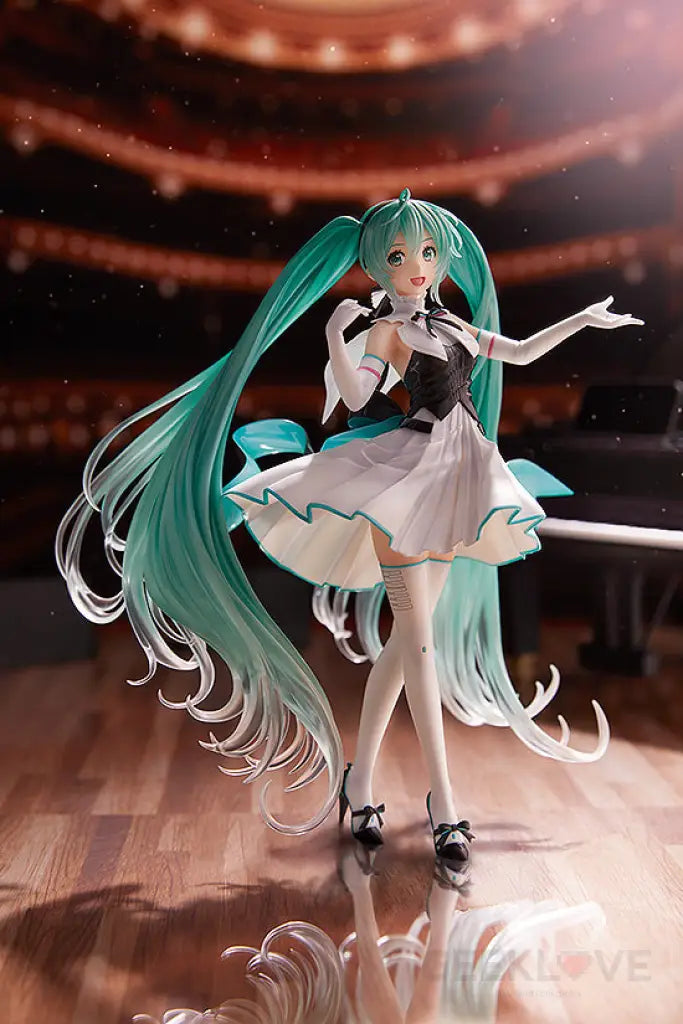 Hatsune Miku: Symphony 2019 Ver. - GeekLoveph