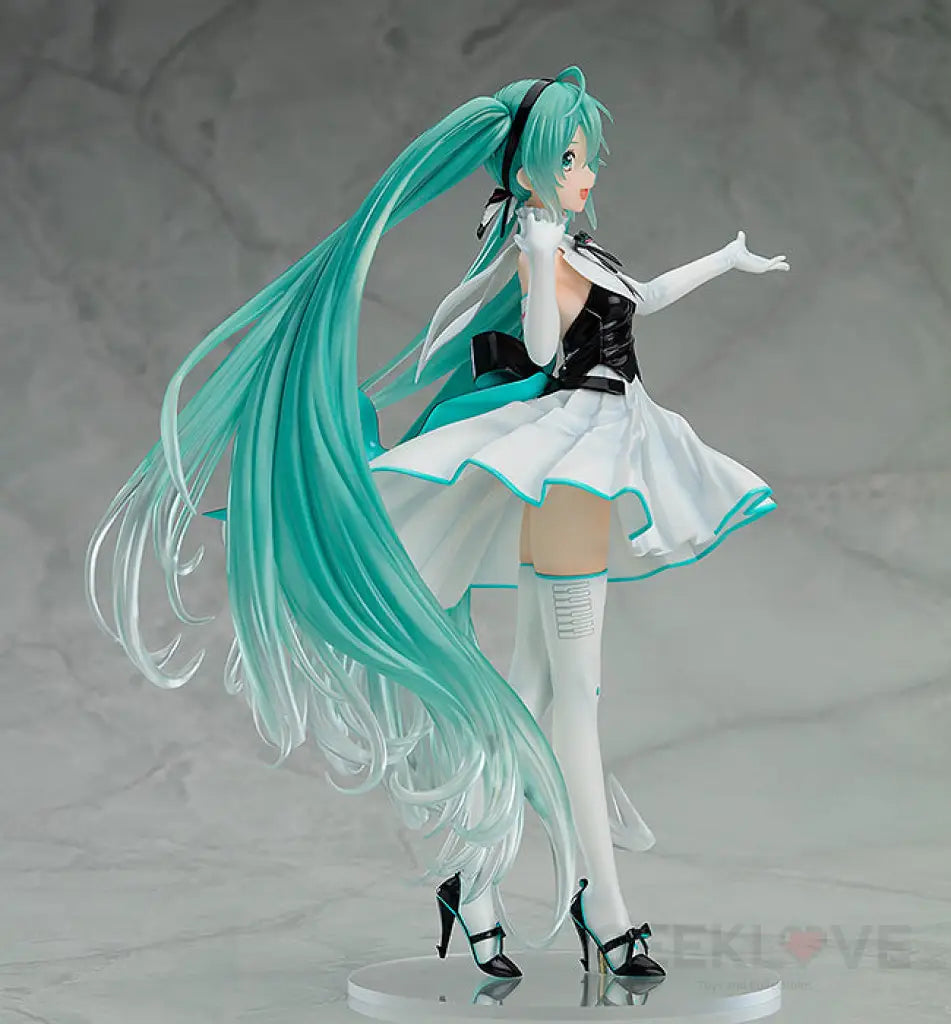 Hatsune Miku: Symphony 2019 Ver. - GeekLoveph