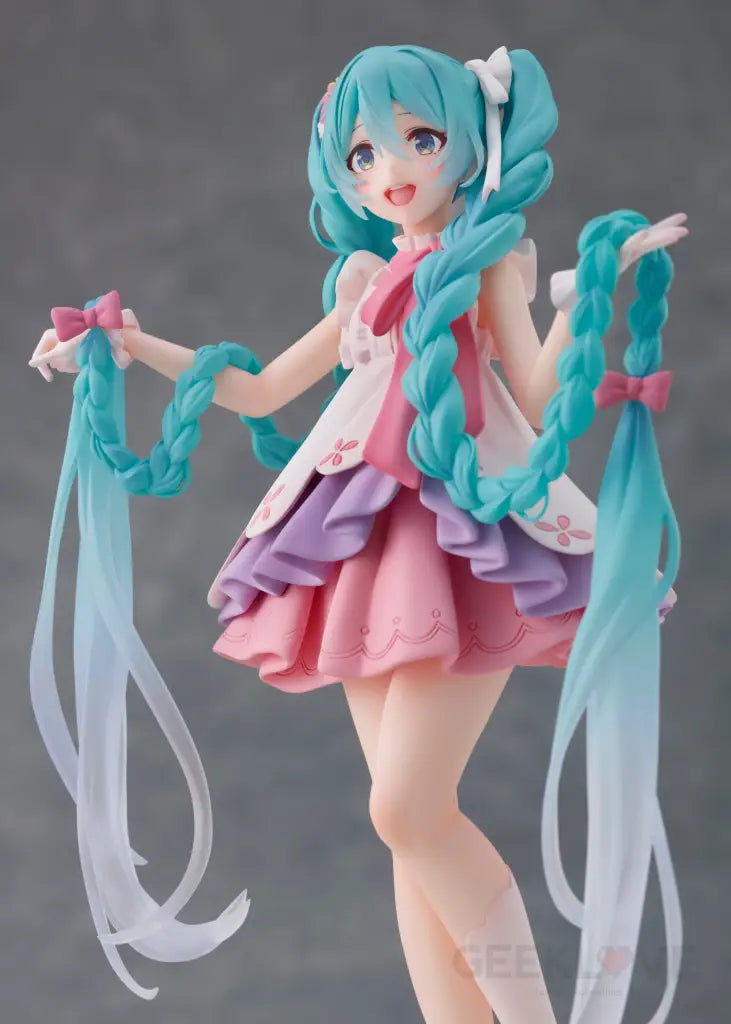 Hatsune Miku Wonderland Figure - Rapunzel