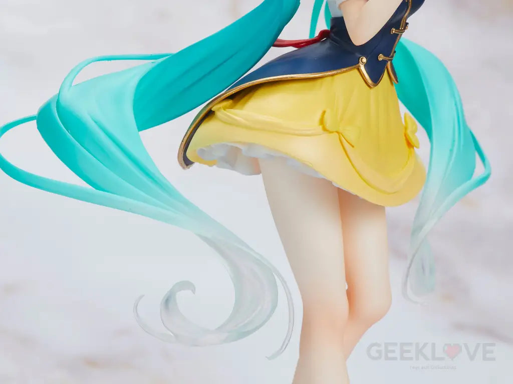 Hatsune Miku Wonderland Figure Snow White - GeekLoveph