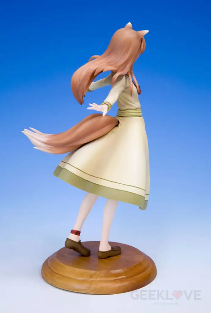 Holo Scale Figure