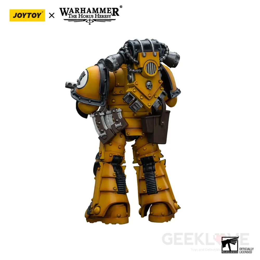 Imperial Fists Legion Mkiii Tactical Squad Legionary With Bolter Action Figure