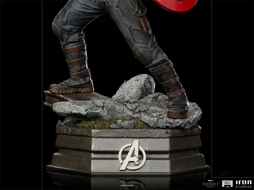 Infinity Saga Legacy Replica Captain America 1/4 Scale Statue - GeekLoveph
