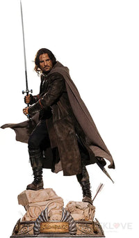 Infinity Studios X Penguin Toys Lord Of The Rings - Aragorn 1/2 Scale Figure