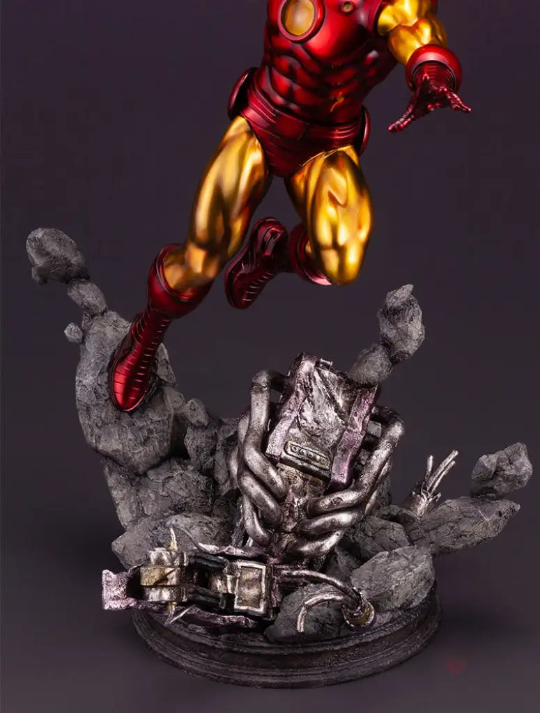 Iron Man Avengers Fine Art Statue - GeekLoveph