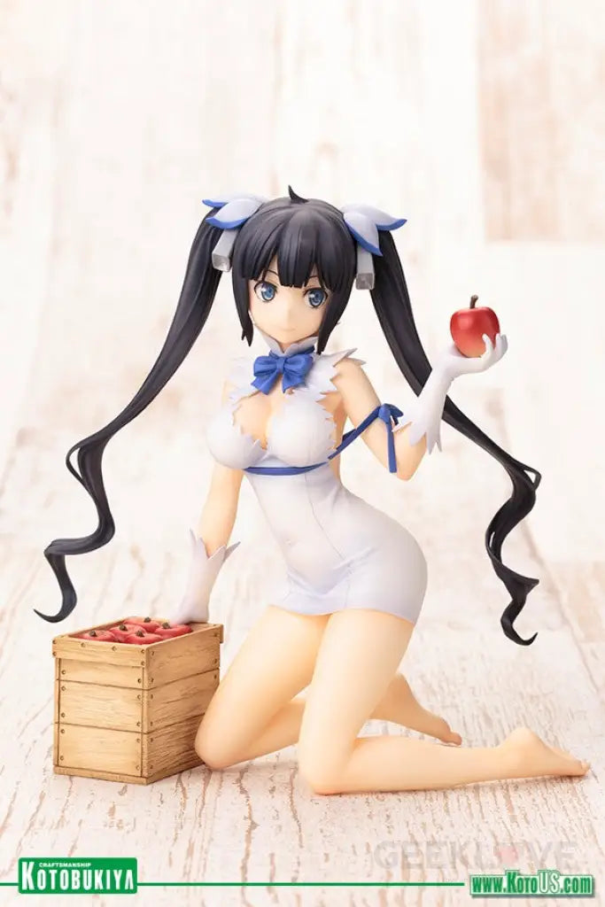 Is It Wrong to Try to Pick Up Girls in a Dungeon? - Hestia Ani Statue - GeekLoveph