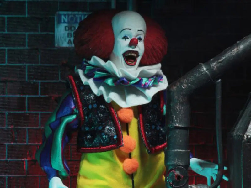 It (1990) Pennywise Clothed Action Figure