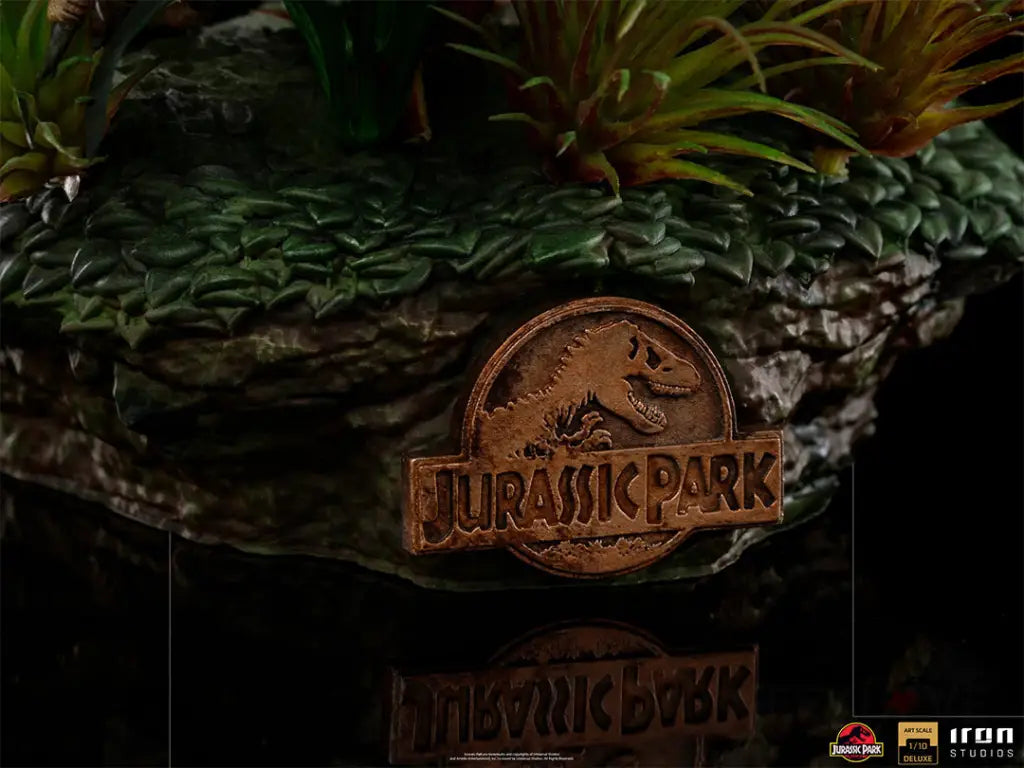 Jurassic Park Just The Two Raptors 1/10 Deluxe Art Scale Statue - GeekLoveph