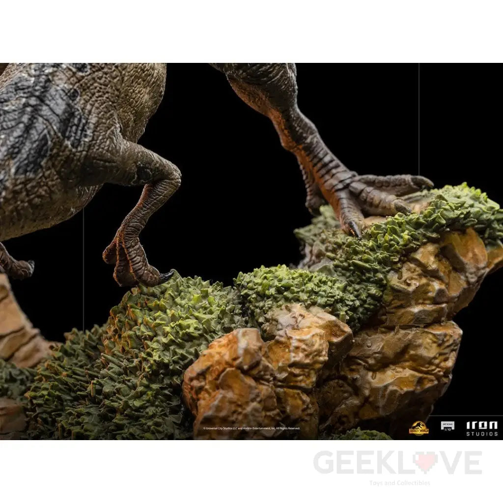 Jurassic World Dilophosaurus 1/10 Art Scale Statue - GeekLoveph