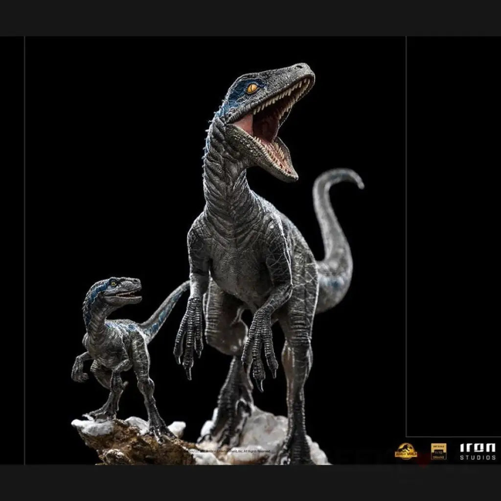 Jurassic World: Dominion Blue and Beta 1/10 Deluxe Art Scale Statue - GeekLoveph