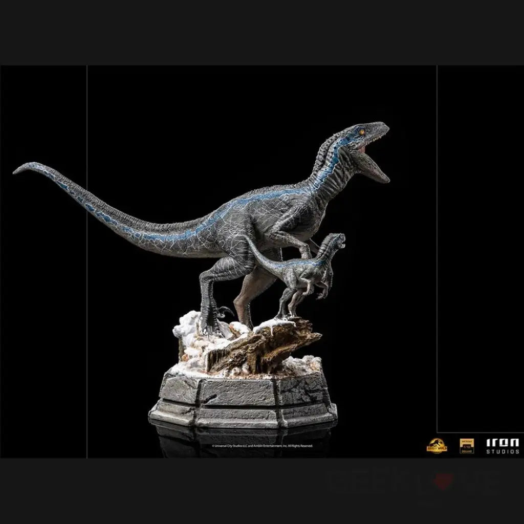 Jurassic World: Dominion Blue and Beta 1/10 Deluxe Art Scale Statue - GeekLoveph