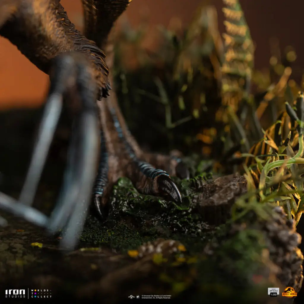 Jurassic World: Dominion Therizinosaurus 1/20 Scale Figure