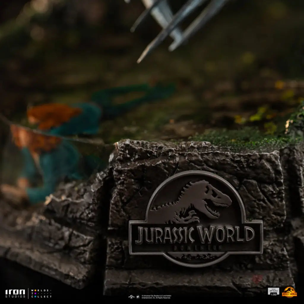 Jurassic World: Dominion Therizinosaurus 1/20 Scale Figure