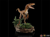 Jurassic World: Fallen Kingdom Velociraptor 1/10 Deluxe Art Scale Statue Preorder