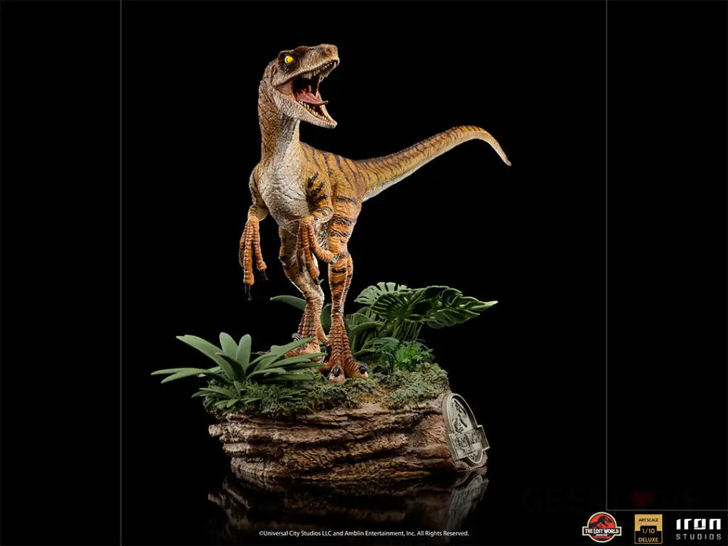 Jurassic World: Fallen Kingdom Velociraptor 1/10 Deluxe Art Scale Statue Preorder