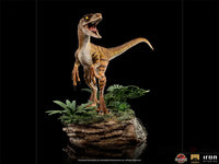 Jurassic World: Fallen Kingdom Velociraptor 1/10 Deluxe Art Scale Statue Preorder