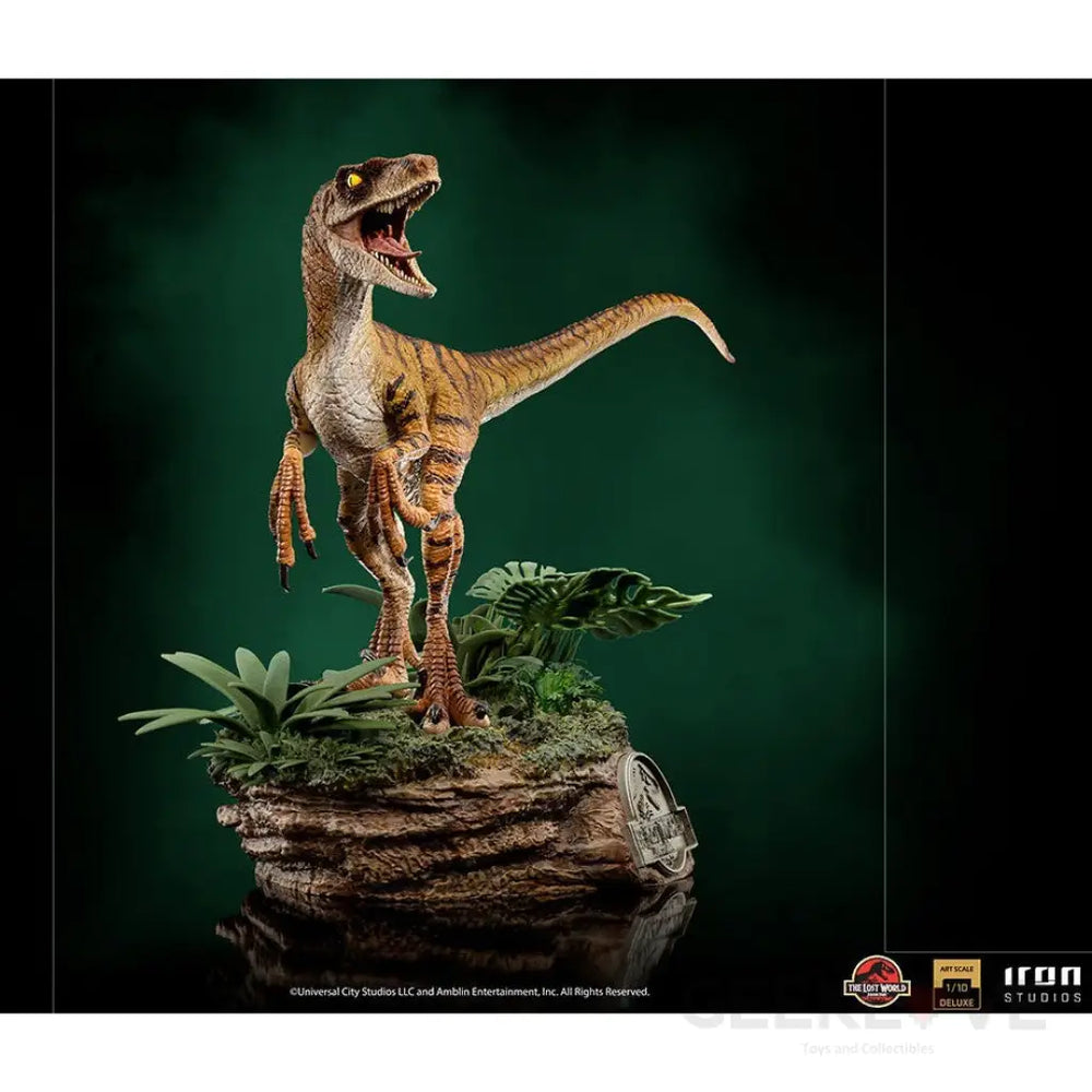 Jurassic World: Fallen Kingdom Velociraptor 1/10 Deluxe Art Scale Statue Deposit Preorder