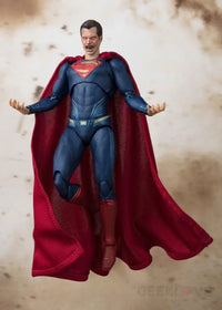 Justice League S.H.Figuarts Superman - GeekLoveph