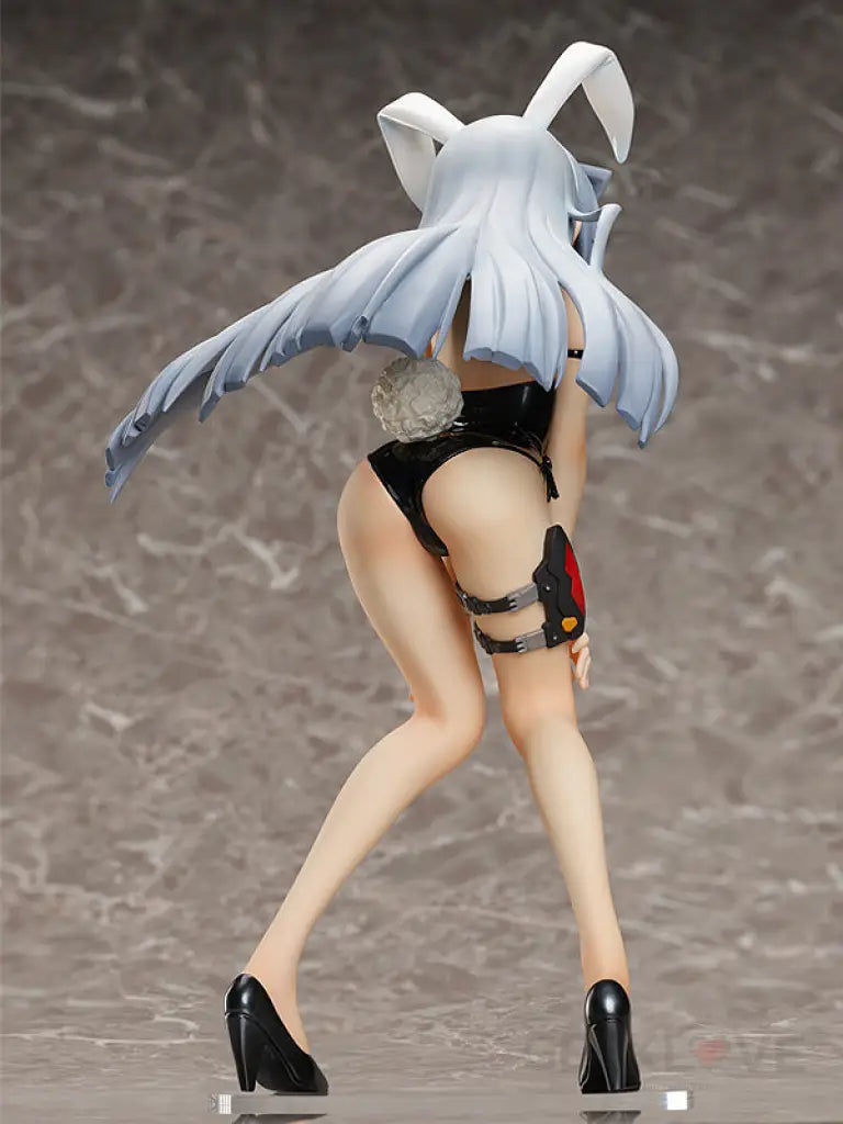 Laura Bodewig: Bareleg Bunny Ver. - GeekLoveph