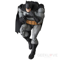 MAFEX No.106 The Dark Knight Returns Batman - GeekLoveph