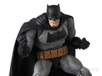 MAFEX No.106 The Dark Knight Returns Batman - GeekLoveph