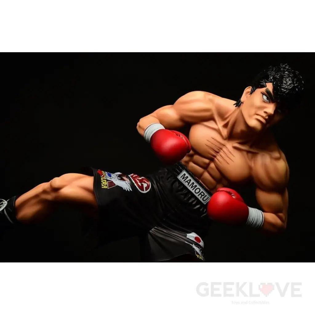 Mamoru Takamura Fighting Pose - GeekLoveph