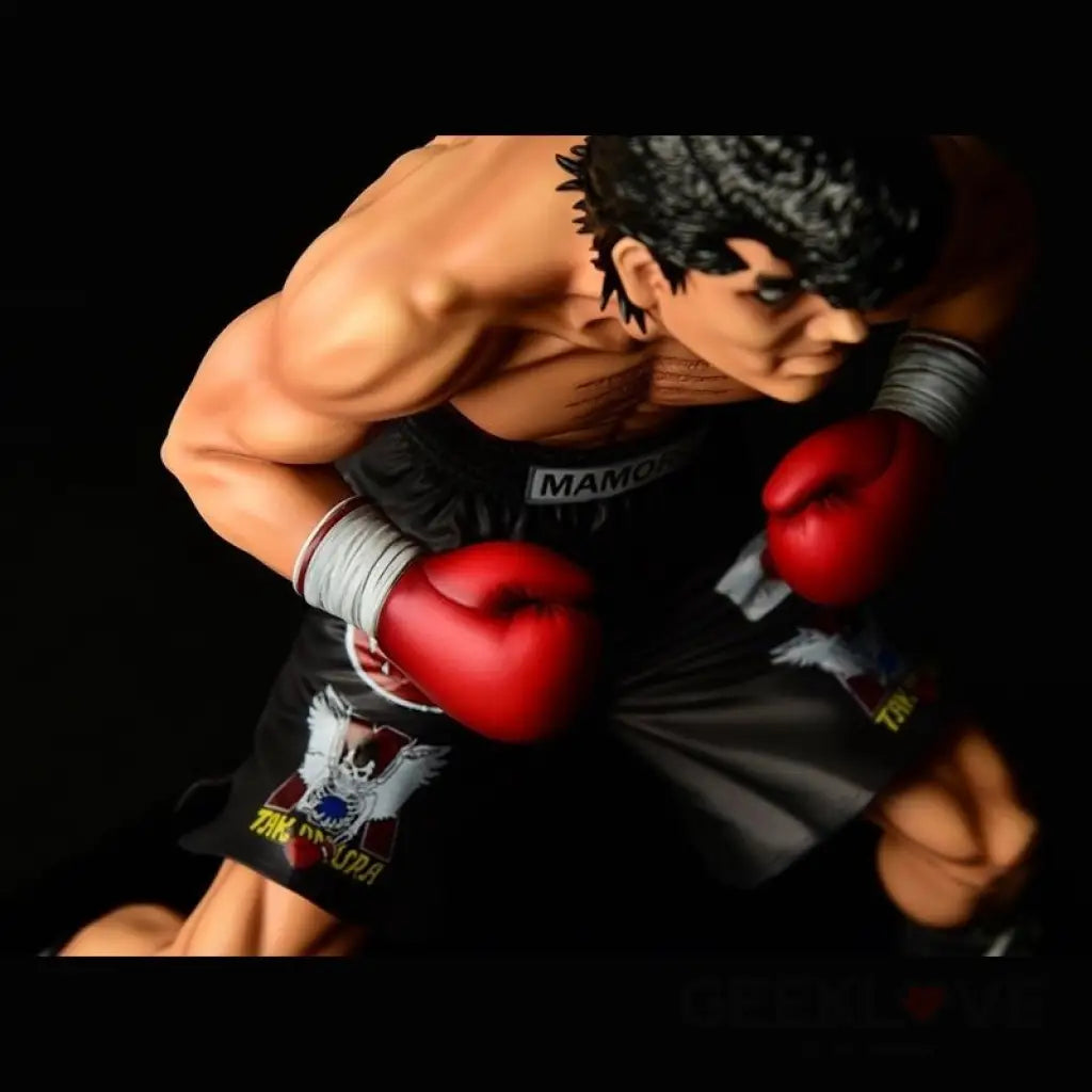 Mamoru Takamura Fighting Pose - GeekLoveph