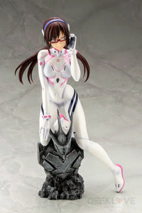 Mari Makinami Illustrious White Plugsuit Ver. Preorder