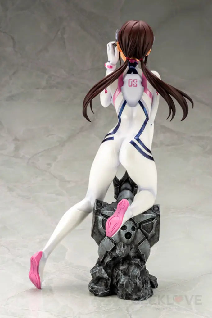 Mari Makinami Illustrious White Plugsuit Ver. Preorder