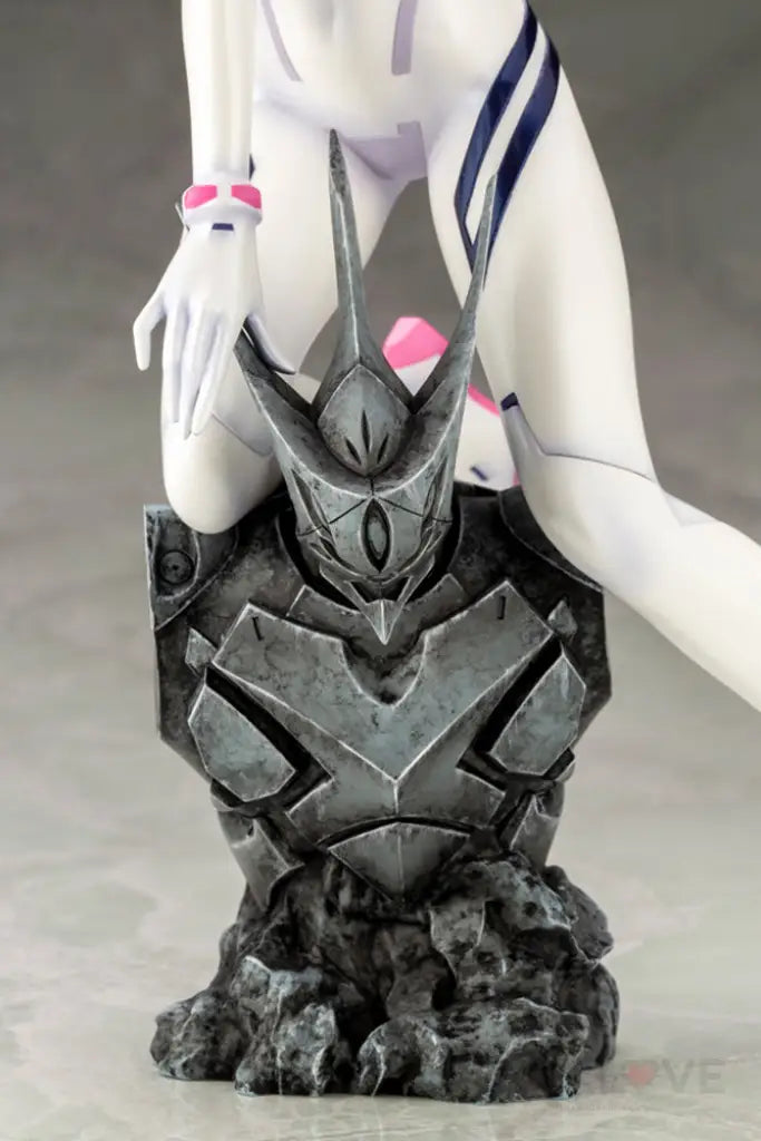 Mari Makinami Illustrious White Plugsuit Ver. Preorder