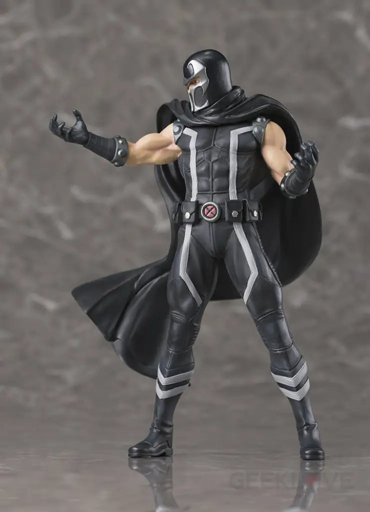 Marvel Comics ARTFX+ Magneto Statue - GeekLoveph