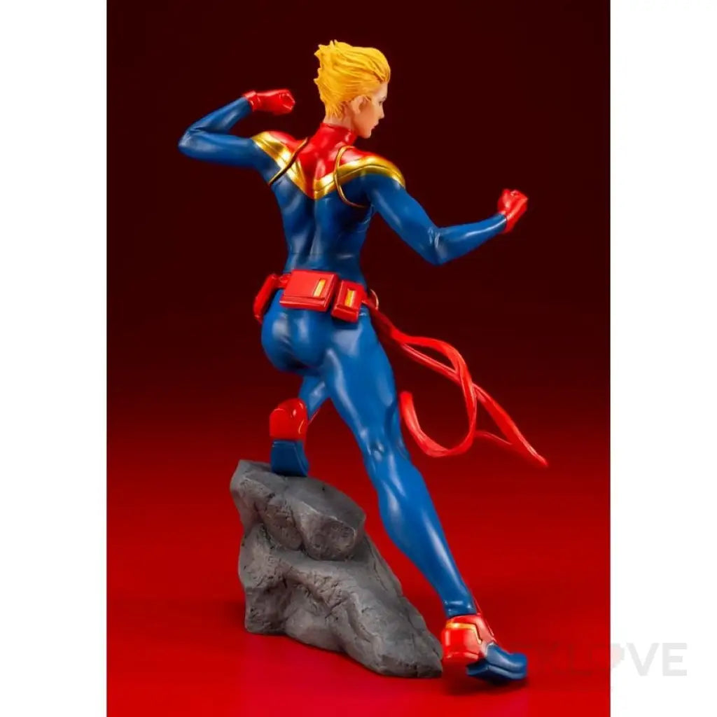 MARVEL COMICS AVENGERS SERIES CAPTAIN MARVEL ARTFX+ STATUE - GeekLoveph