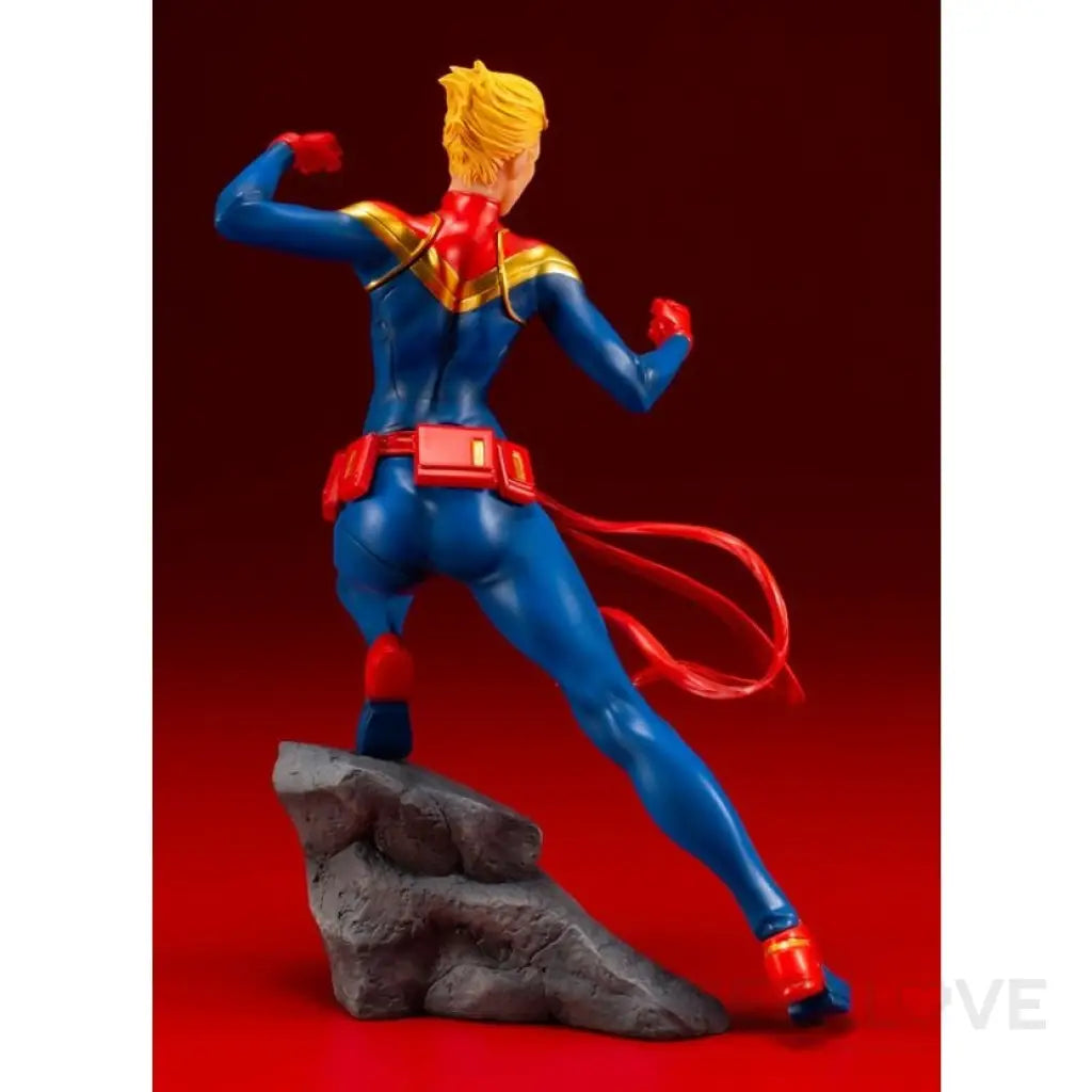 MARVEL COMICS AVENGERS SERIES CAPTAIN MARVEL ARTFX+ STATUE - GeekLoveph