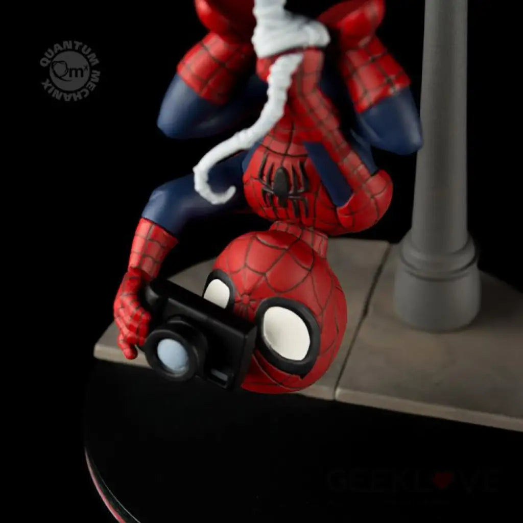Marvel Q-Fig Spider-Man Spider Cam Diorama - GeekLoveph